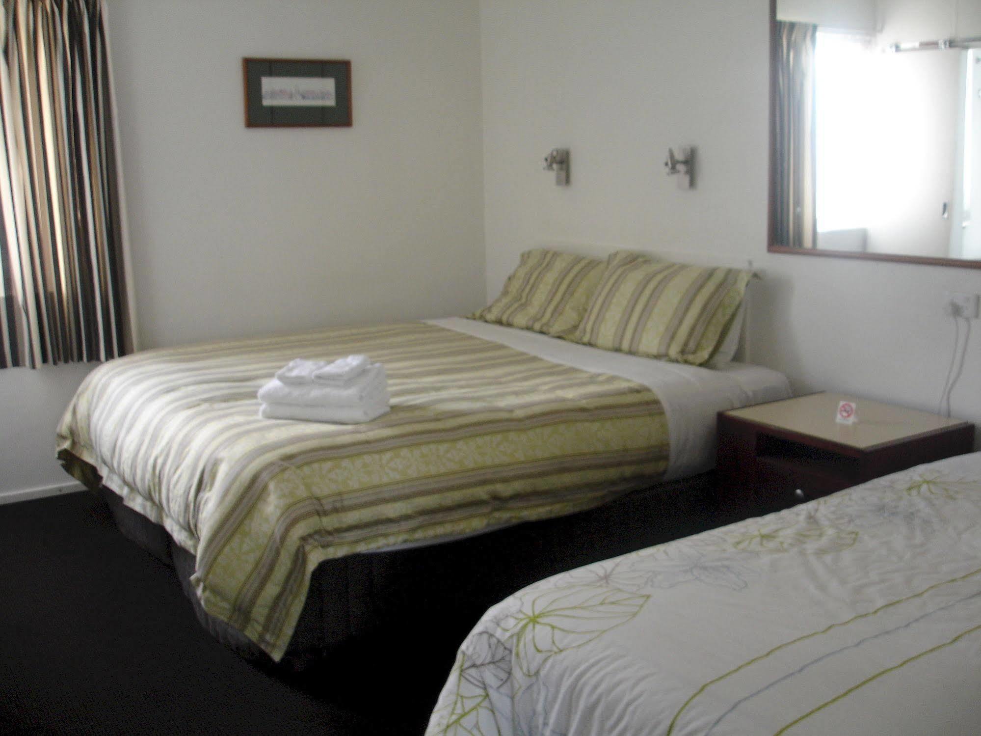 Achilles Motel Christchurch Extérieur photo